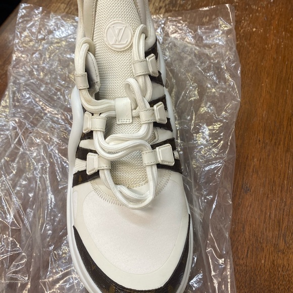 Louis Vuitton, Archlight - Picture 3 of 7